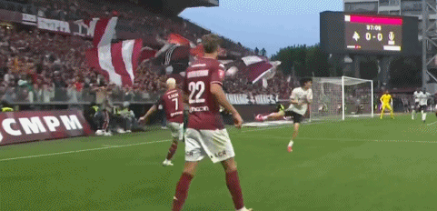 星空体育登录入口-⚽法乙半场：中村敬斗任意球造险，尤杜头球破门，梅斯1-0兰斯