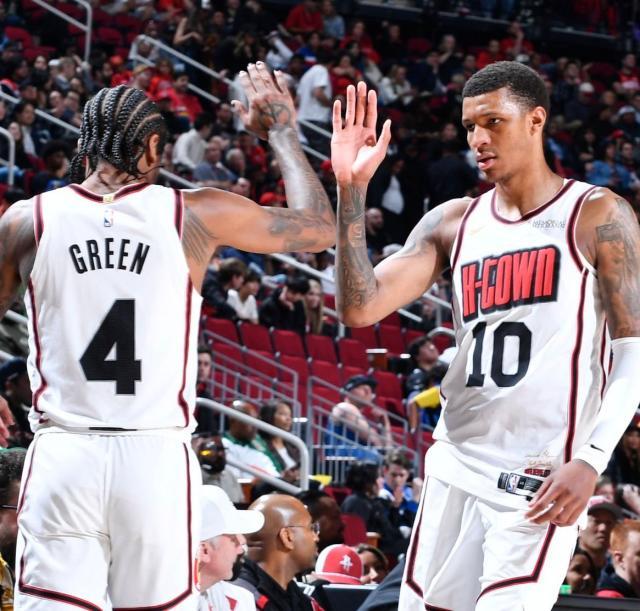 星空体育-三人被罚下 最多落后25分！火箭神奇逆转坚守西二