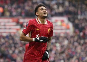 星空app官方下载-路易斯-迪亚斯：从小就梦想与利物浦一起夺冠，现在我们已很接近