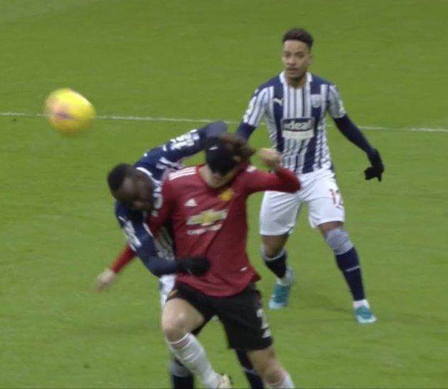 星空体育登录入口-迪亚涅捂眼中卫冲顶 索帅：马圭尔同款进球就被吹